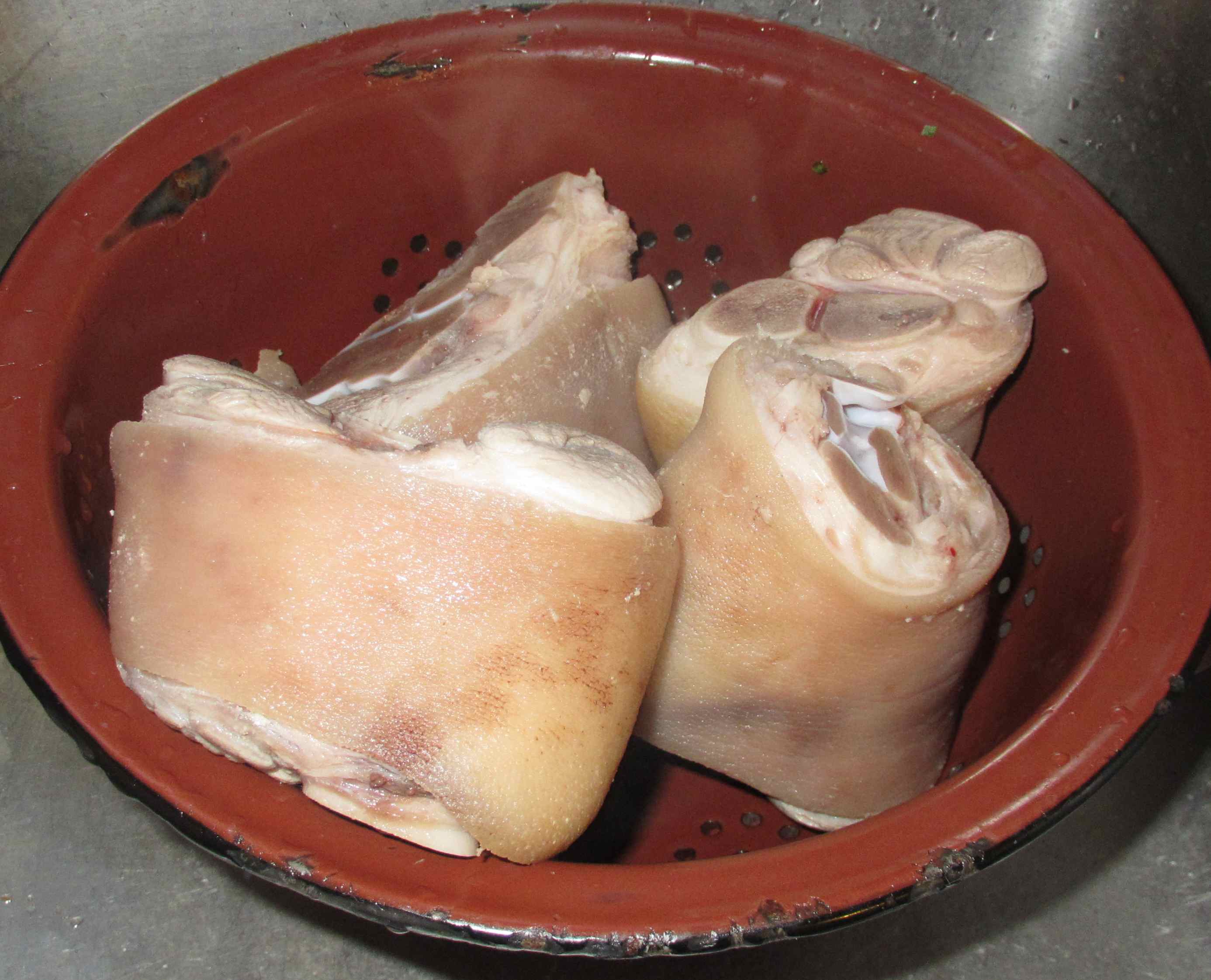 What is a recipe for fresh pork hocks?